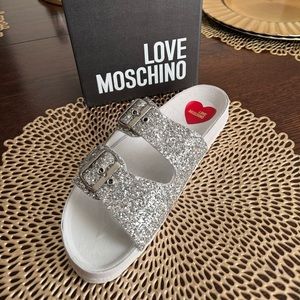 Love Moshino